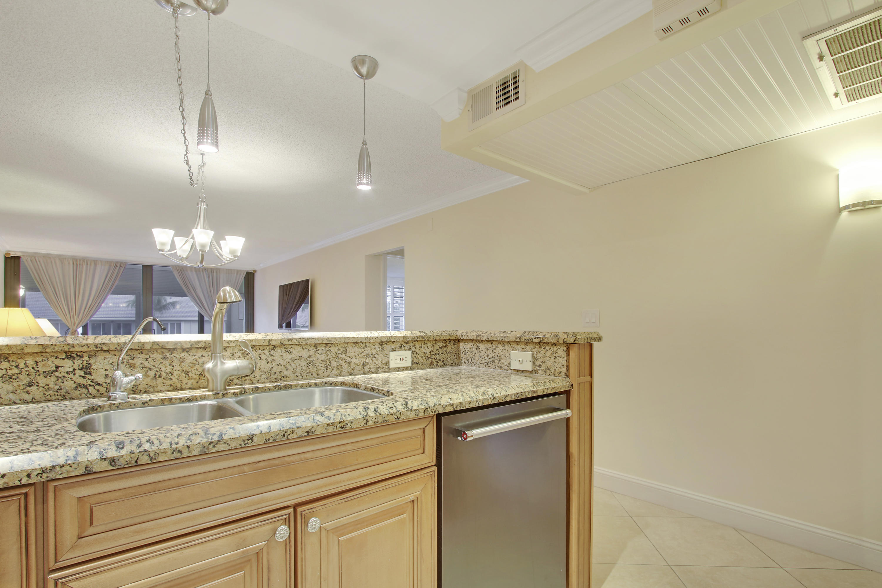 1 Royal Palm Way, Unit 3020 Boca Raton, FL 33432 - Photo 5 of 20 House2-53