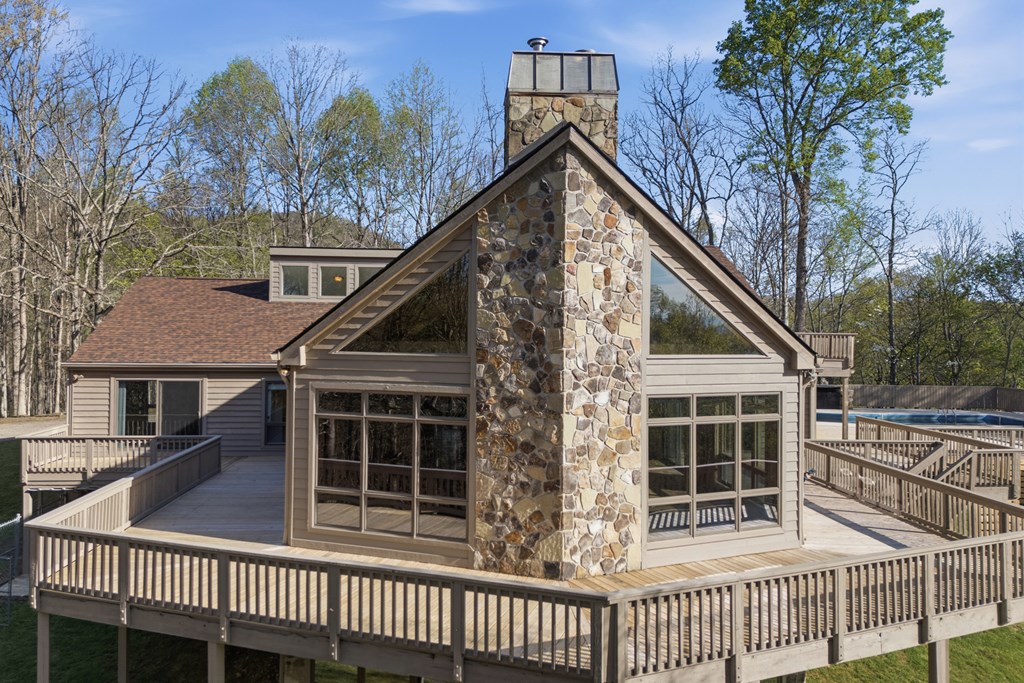 853 Caler Road Brasstown, NC 28902 - Photo 7 of 122