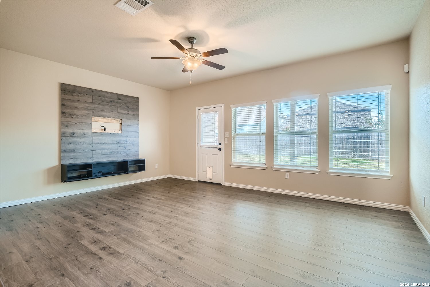 9026 Bowring Converse, TX 78109 - Photo 8 of 21