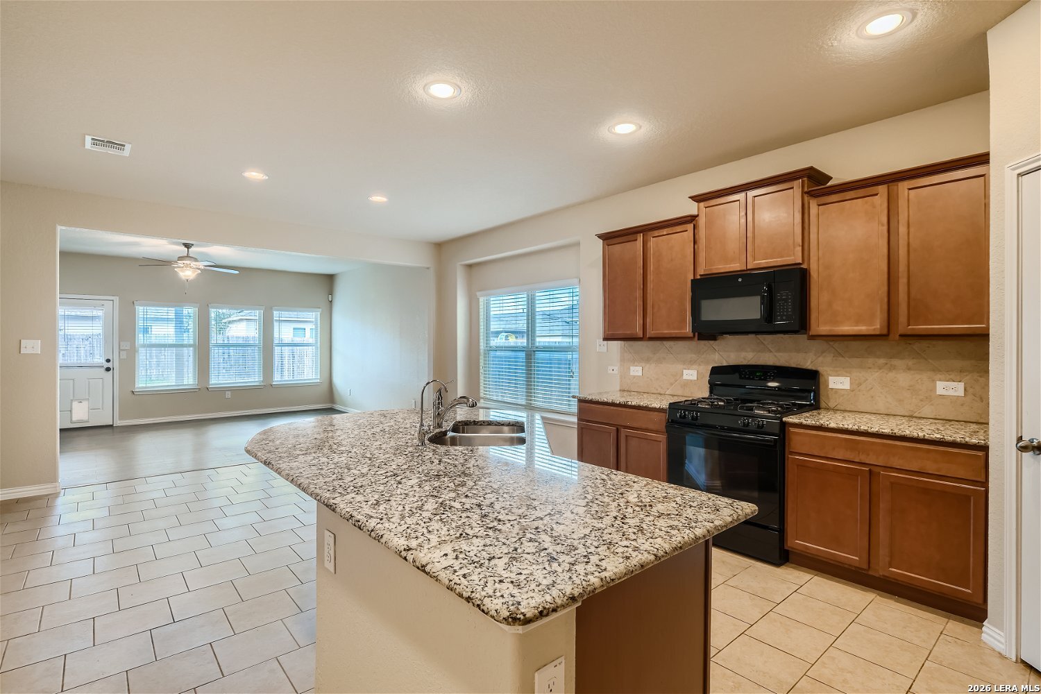 9026 Bowring Converse, TX 78109 - Photo 10 of 21