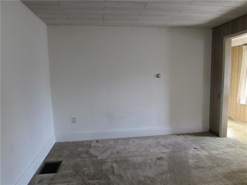 478 Hotel Road Ligonier, PA 15658 - Photo 11 of 25 Living Room