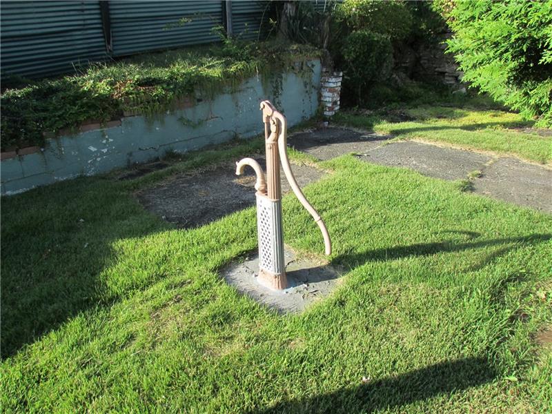 478 Hotel Road Ligonier, PA 15658 - Photo 5 of 25 Vintage water pump