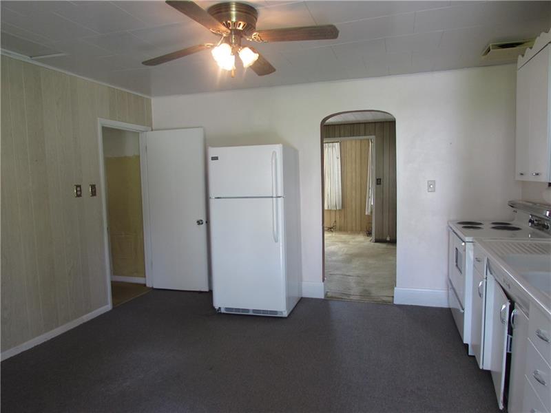 478 Hotel Road Ligonier, PA 15658 - Photo 7 of 25 Eat in kitchen