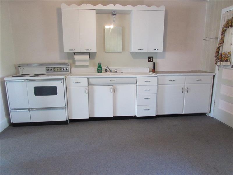 478 Hotel Road Ligonier, PA 15658 - Photo 8 of 25 Kitchen