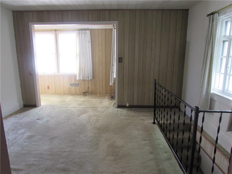 478 Hotel Road Ligonier, PA 15658 - Photo 10 of 25 Living Room