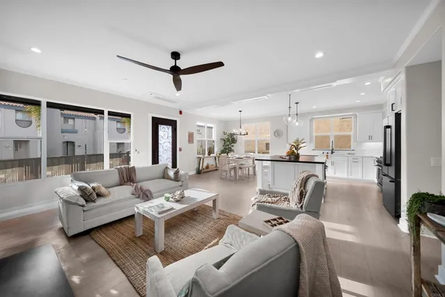 $1,899,000 | 812 North Cleveland Street, Unit 1, Oceanside, CA 92054