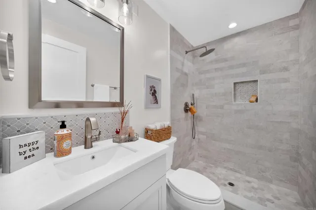 $1,899,000 | 812 North Cleveland Street, Unit 1, Oceanside, CA 92054