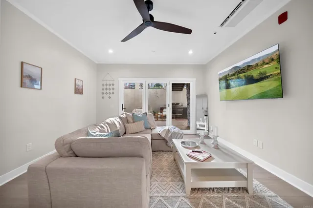 $1,899,000 | 812 North Cleveland Street, Unit 1, Oceanside, CA 92054