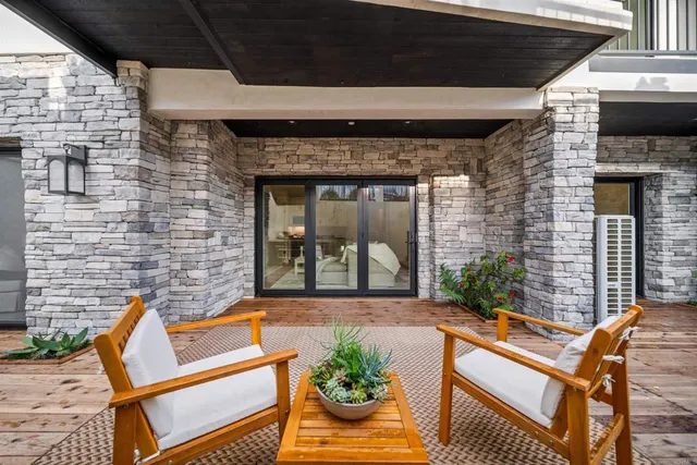 $1,899,000 | 812 North Cleveland Street, Unit 1, Oceanside, CA 92054