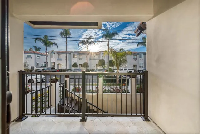 $1,899,000 | 812 North Cleveland Street, Unit 1, Oceanside, CA 92054