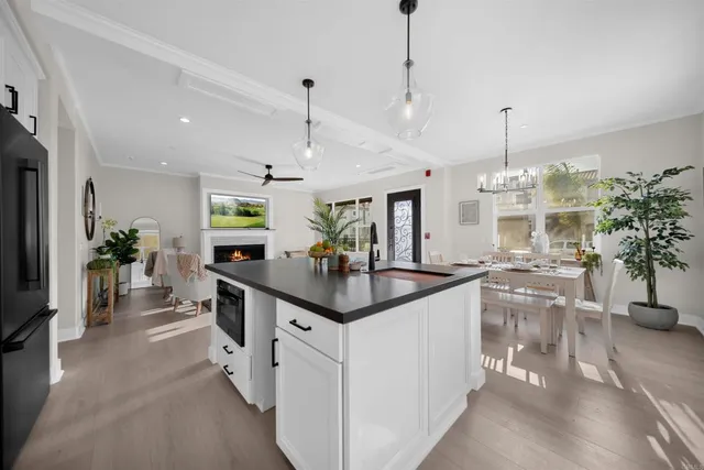 $1,899,000 | 812 North Cleveland Street, Unit 1, Oceanside, CA 92054