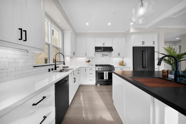 $1,899,000 | 812 North Cleveland Street, Unit 1, Oceanside, CA 92054