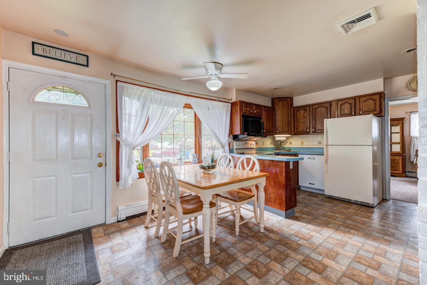 52 Gridiron Road Levittown, PA 19057 - Photo 14 of 36