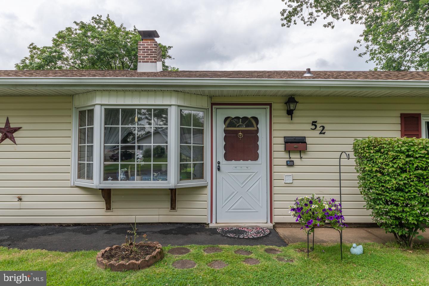 52 Gridiron Road Levittown, PA 19057 - Photo 3 of 36