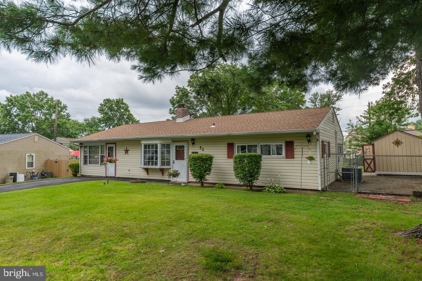 52 Gridiron Road Levittown, PA 19057 - Photo 4 of 36