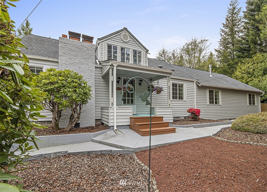 2272 Long Lake Road Southeast Port Orchard, WA 98366 - Photo 2 of 37 Gallery Image 2