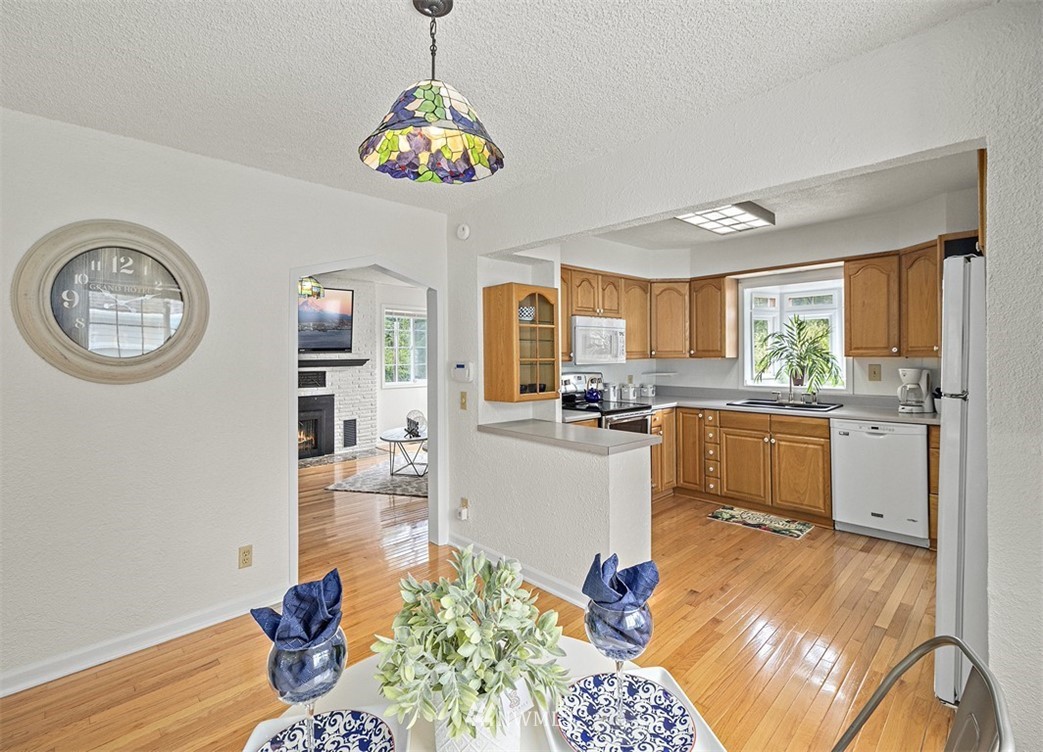 2272 Long Lake Road Southeast Port Orchard, WA 98366 - Photo 9 of 37 Gallery Image 9