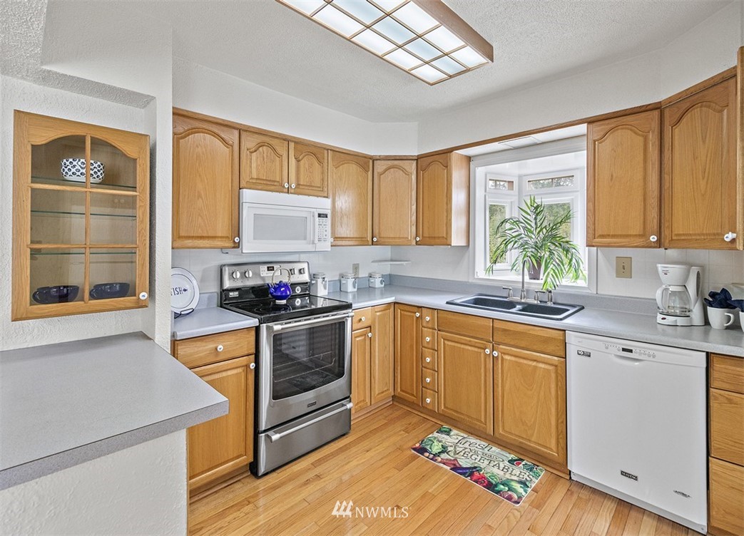 2272 Long Lake Road Southeast Port Orchard, WA 98366 - Photo 10 of 37 Gallery Image 10