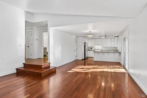 $900,000 | 105 Hooker Avenue, Sonoma, CA 95476