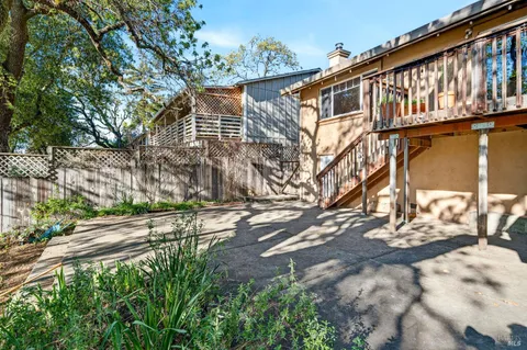 $900,000 | 105 Hooker Avenue, Sonoma, CA 95476