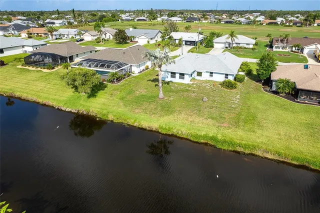 $365,000 | 15 Bunker Place, Rotonda West, FL 33947