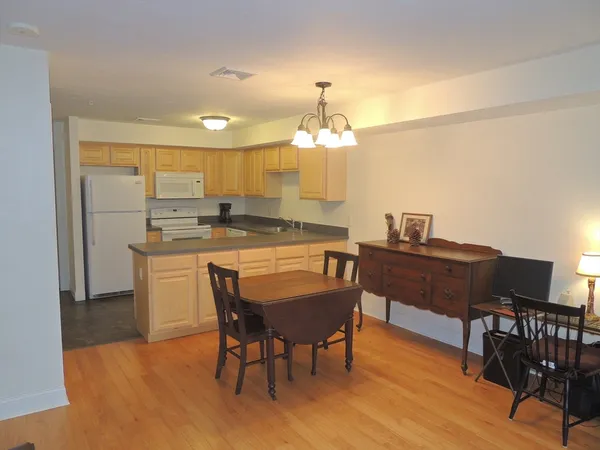 $264,900 | 27 Greenleaves Drive, Unit 709, Amherst, MA 01002