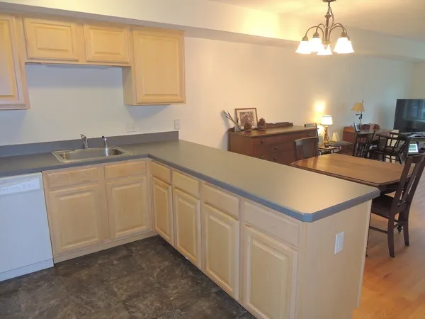 $264,900 | 27 Greenleaves Drive, Unit 709, Amherst, MA 01002