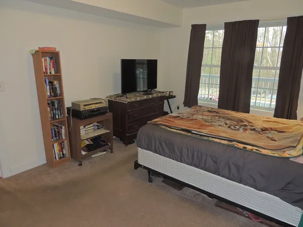 $264,900 | 27 Greenleaves Drive, Unit 709, Amherst, MA 01002