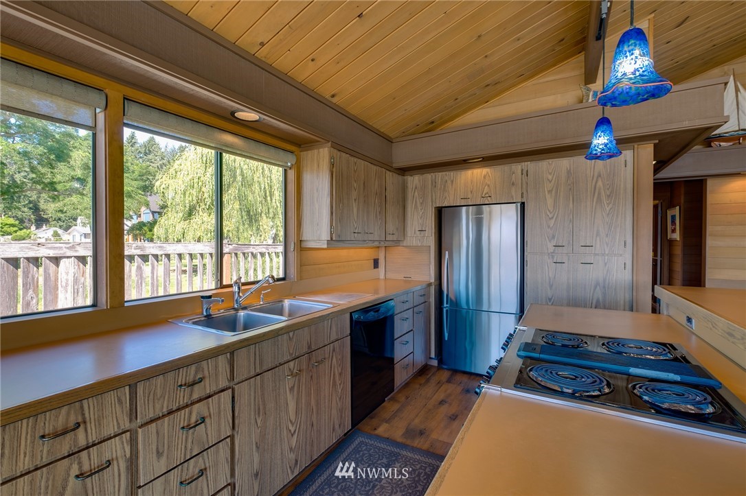 7051 Northeast North Shore Road Belfair, WA 98528 - Photo 7 of 25