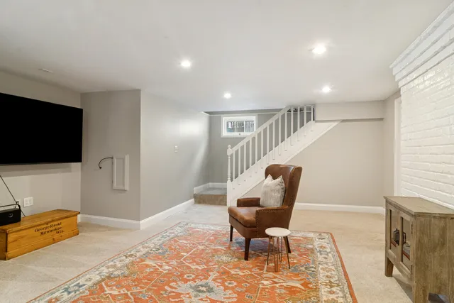 $575,000 | 131 Walton Street, Barrington, IL 60010