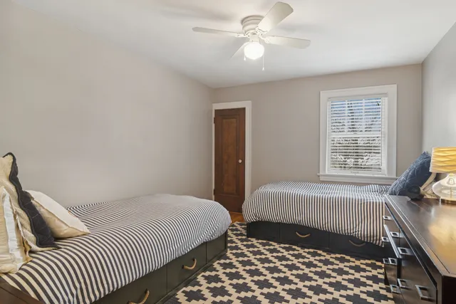 $575,000 | 131 Walton Street, Barrington, IL 60010