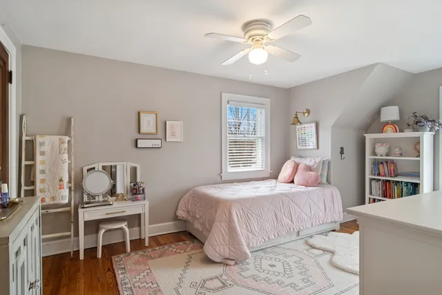 $575,000 | 131 Walton Street, Barrington, IL 60010