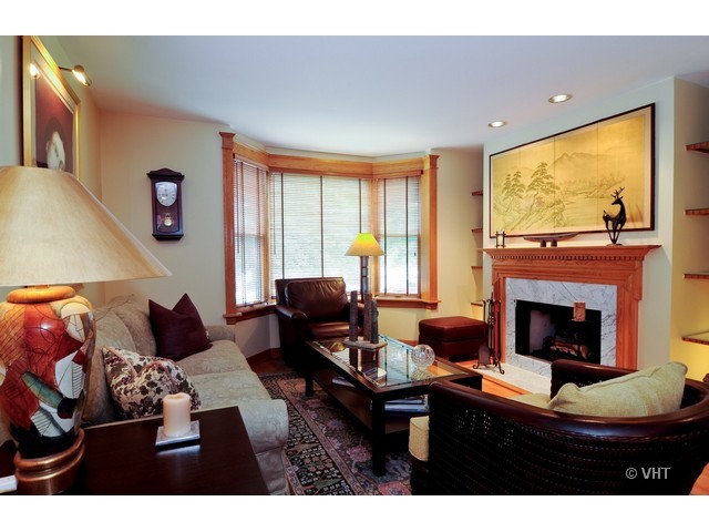 3839 North Fremont Street Chicago, IL 60613 - Photo 3 of 12