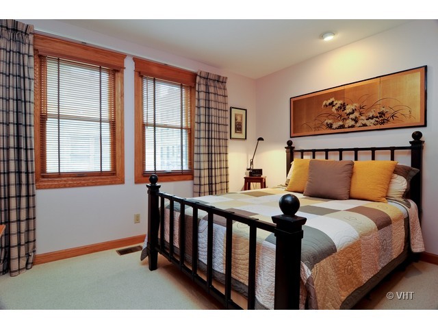 3839 North Fremont Street Chicago, IL 60613 - Photo 10 of 12