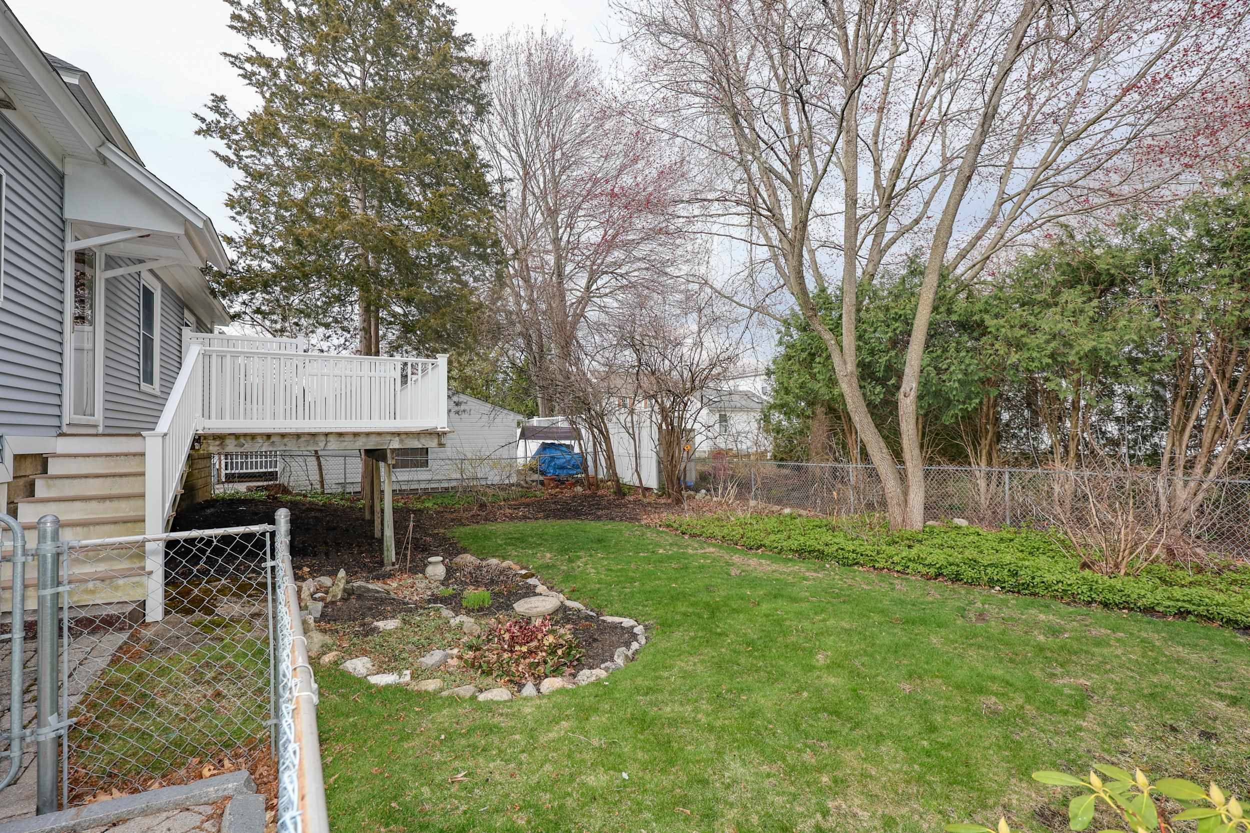 749 Maple Street Manchester, NH 03104 - Photo 4 of 46