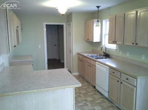 7331 Seymour Road Swartz Creek, MI 48473 - Photo 4 of 11 Gallery Image 4