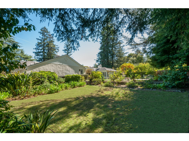 615 Chiltern Road Hillsborough, CA 94010 - Photo 23 of 25 a view of a back yard