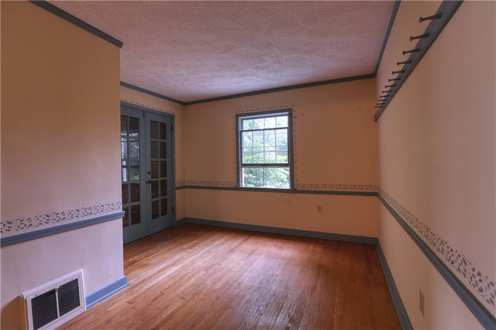 175 Oakville Road Beaver Falls, PA 15010 - Photo 8 of 37 Secondary Entrance Area
