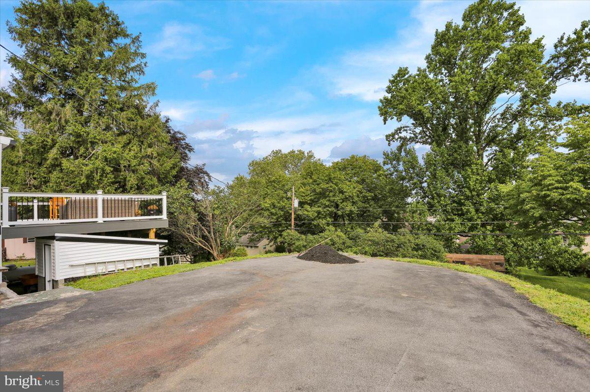 3027 Grandview Boulevard Sinking Spring, PA 19608 - Photo 44 of 47 Driveway