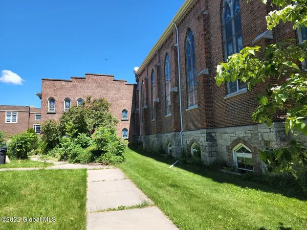 $199,900 | 615 East Main Street, Cobleskill, NY 12043