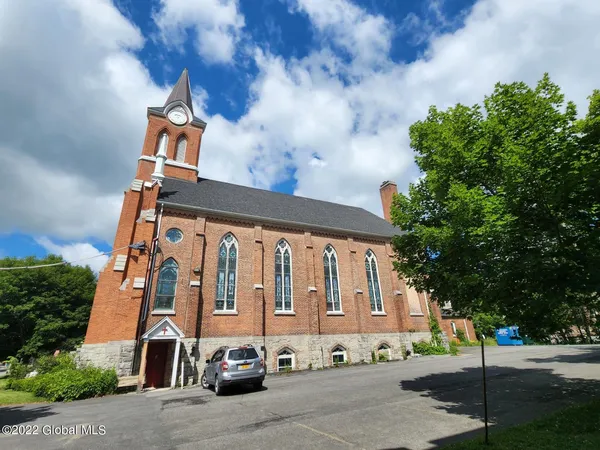 $199,900 | 615 East Main Street, Cobleskill, NY 12043