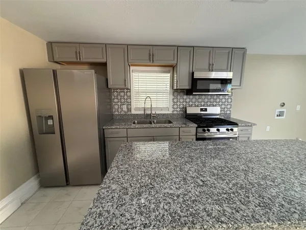 $2,400 | 1401 Austin Street, La Marque, TX 77568