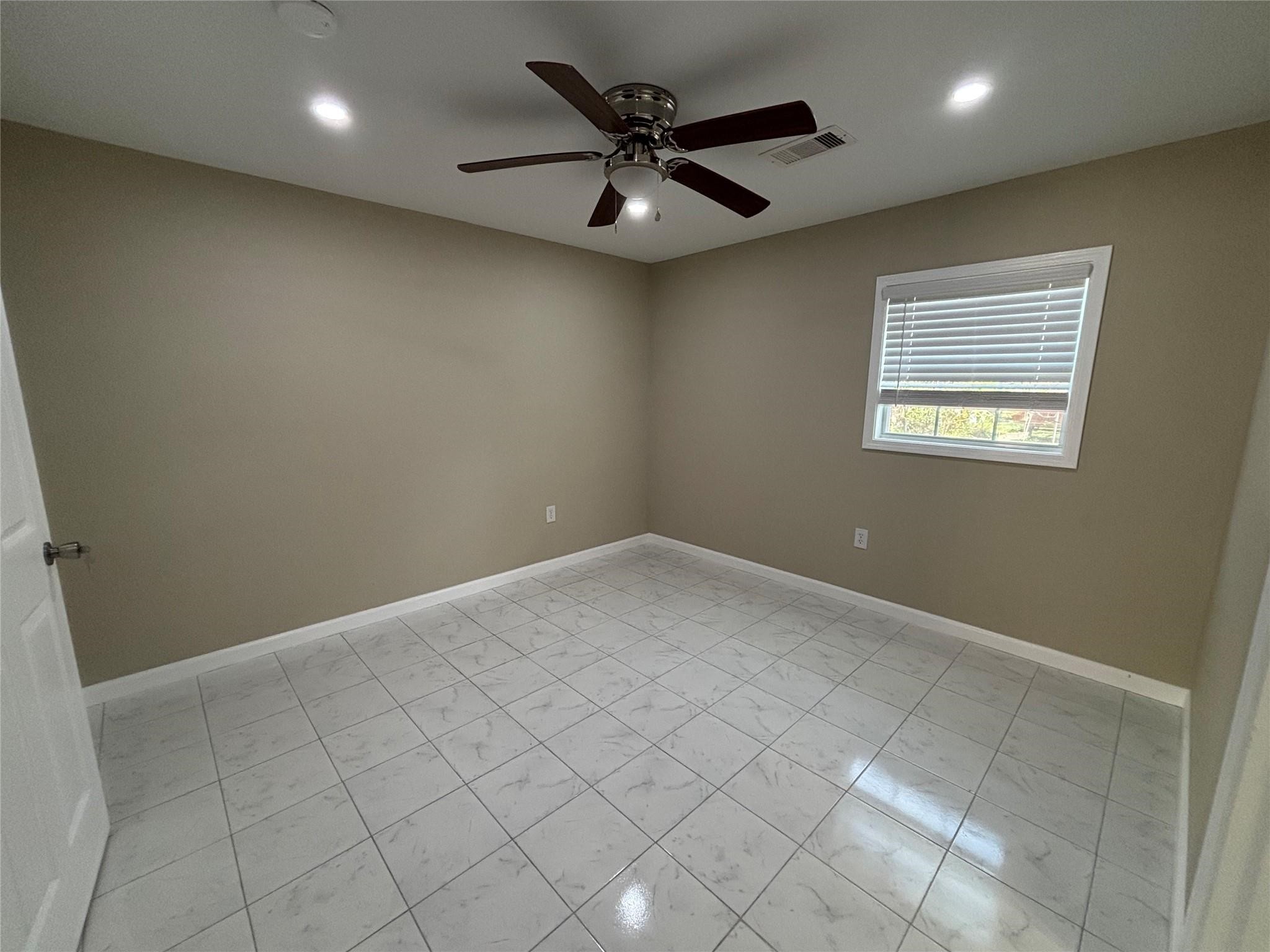 1401 Austin Street La Marque, TX 77568 - Photo 15 of 16 a view of an empty room