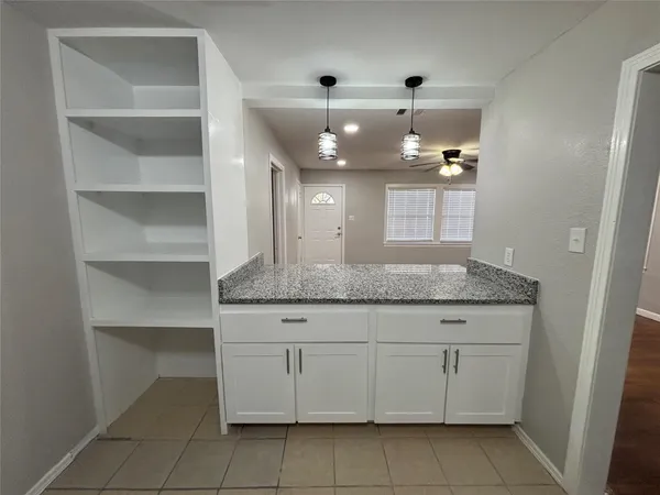 $2,400 | 1401 Austin Street, La Marque, TX 77568