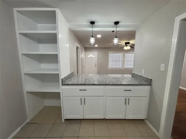 $2,400 | 1401 Austin Street, La Marque, TX 77568