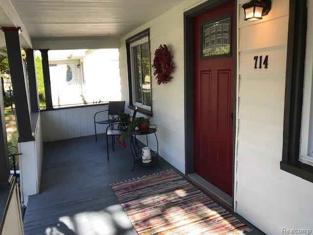 714 Dickinson Street Flint, MI 48504 - Photo 2 of 13