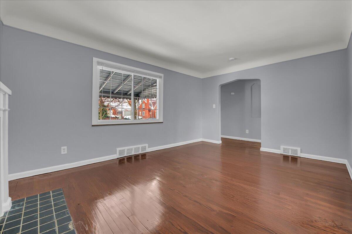 17212 Sunderland Road Detroit, MI 48219 - Photo 5 of 24 05-17212 Sunderland Rd-5