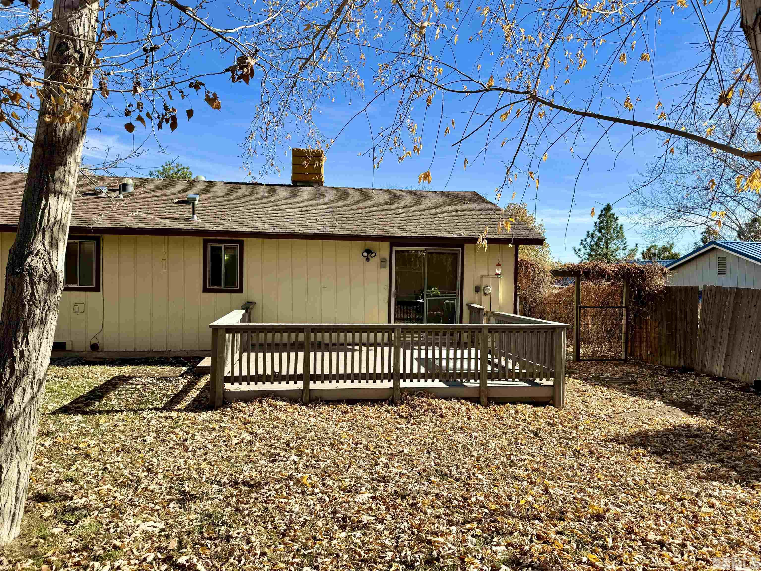 1655 Alamo Street Reno, NV 89503 - Photo 34 of 38 a front view of a house with a garden