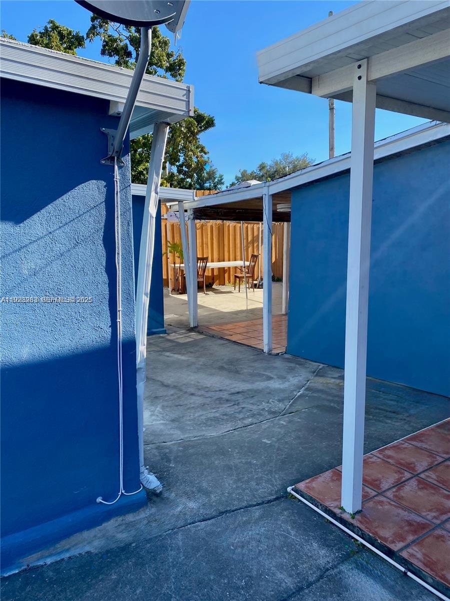 27 Southwest 55th Avenue Road Miami, FL 33134 - Photo 12 of 17 a view of front door and porch