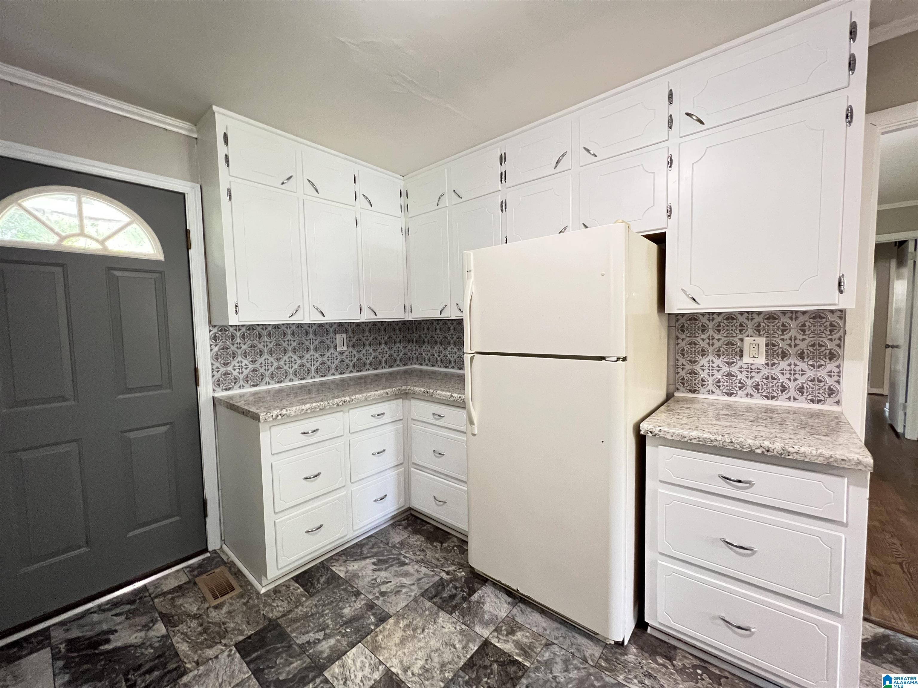 3901 Calhoun Avenue Anniston, AL 36201 - Photo 6 of 17